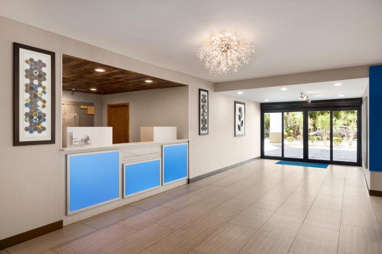 Holiday Inn Express Vero Beach-West I-95 By Ihg Exterior foto